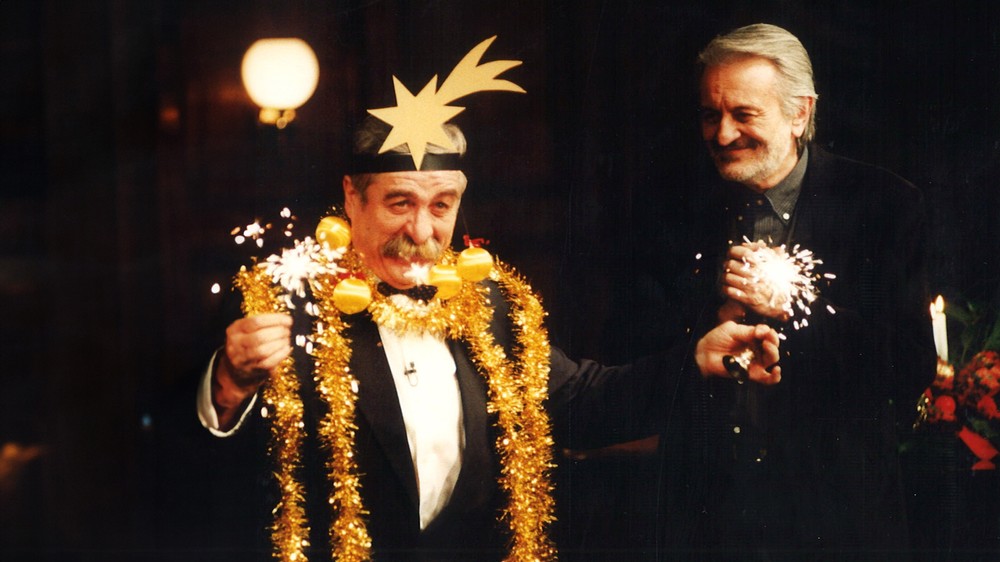 Všetci sú za dverami