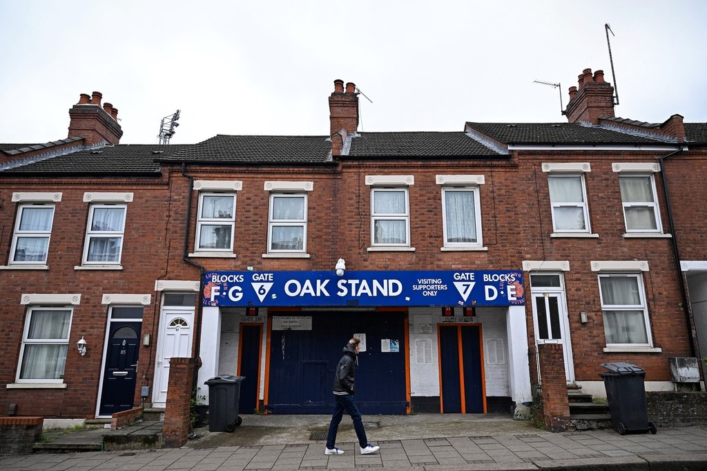 Vstup do štadióna Kenilworth Road v Lutone