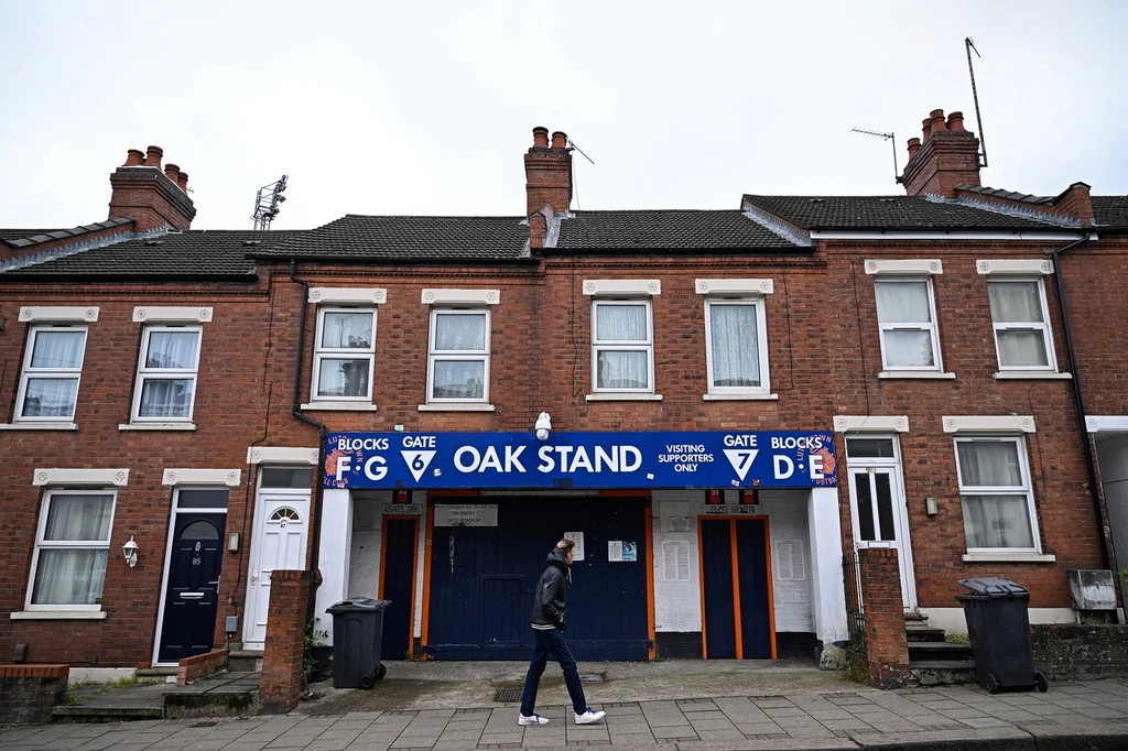 Vstup do štadióna Kenilworth Road v Lutone
