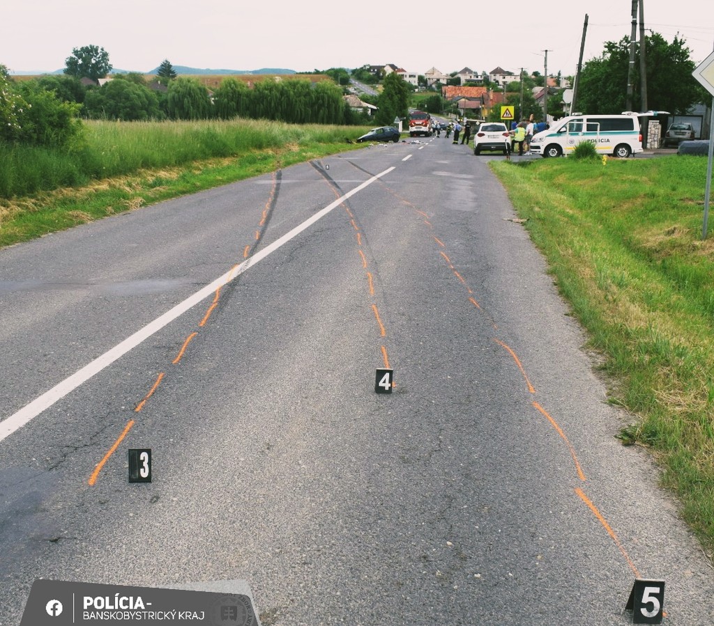 S vozidlom prešiel do protismeru.