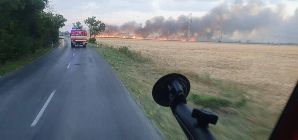 Požiar na juhu Slovenska.