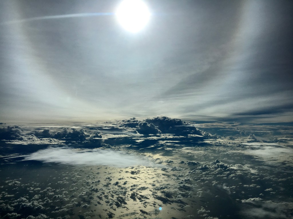 Pohľad z lietdla v oblasti nad Pacifickým oceánom