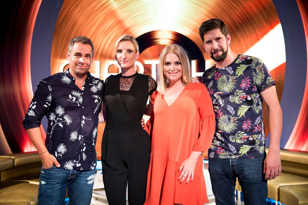 Hostia si zahrali aj na pohároch s vodou