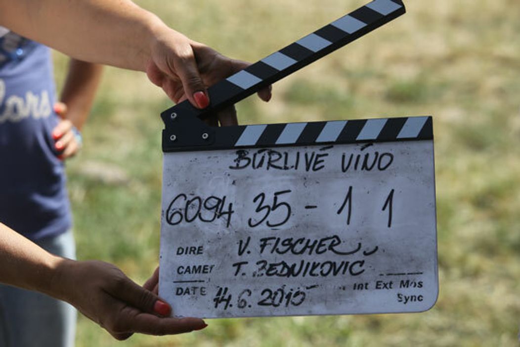 Búrlivé víno, klapka