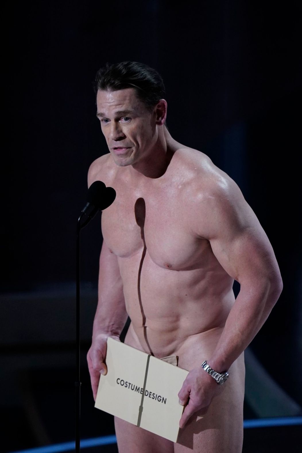 John Cena (takmer) nahý na Oscaroch