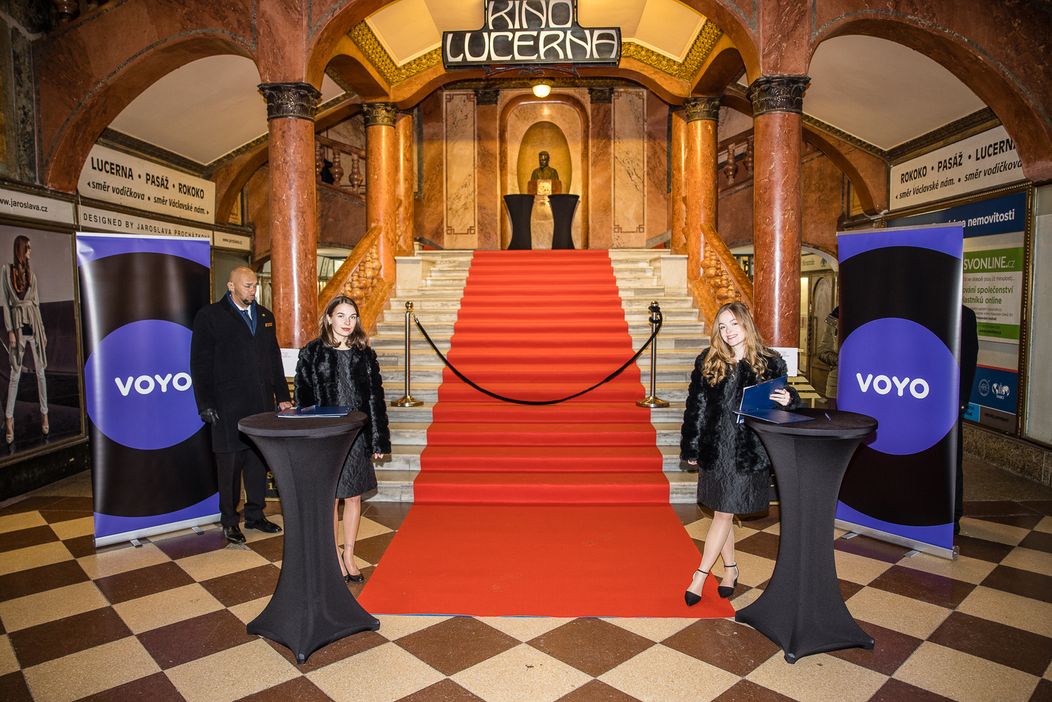 Slávnostná premiéra Kráľa Šumavy sa konala v pražskej Lucerne.