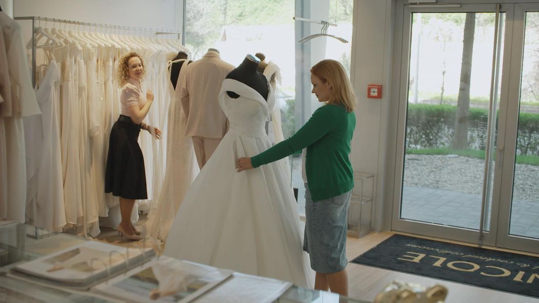 Beáta s Naďou a Kvetkou vyberá svadobné šaty