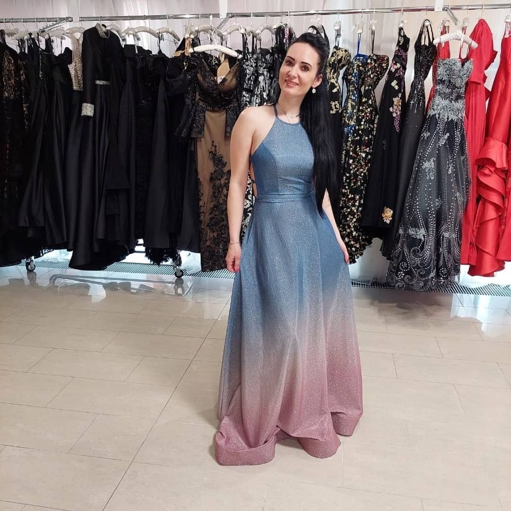 Anna Fiačanová v elegantných šatách