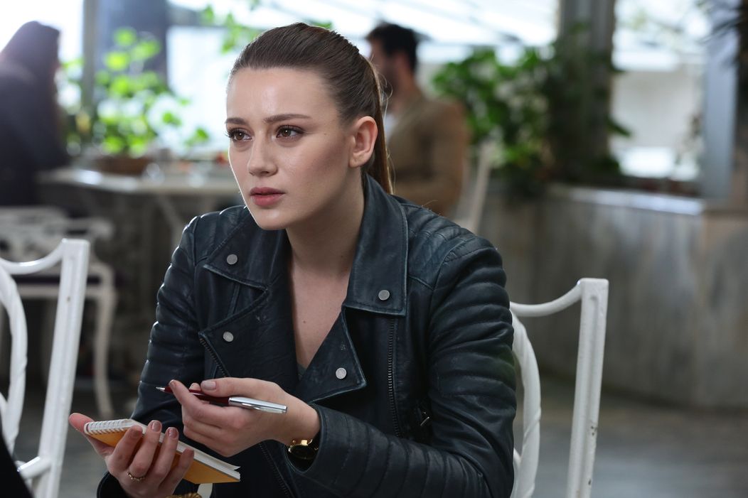 Kara Sevda 64.Bo╠łlu╠łm 45.jpg