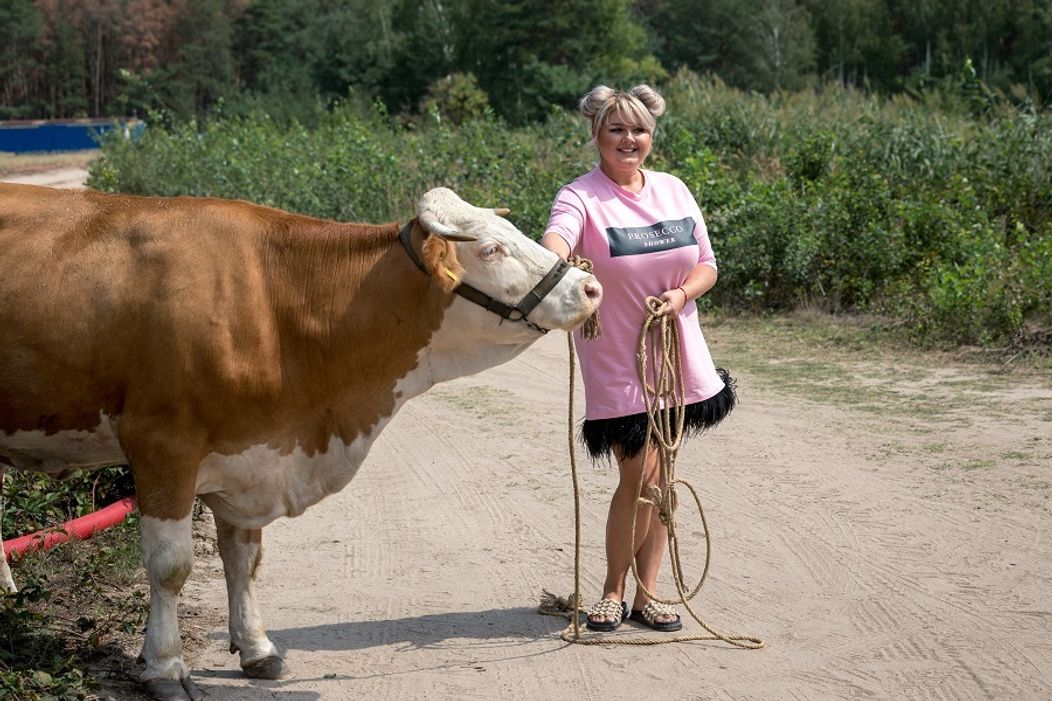 Evelyn s kravou Malinou