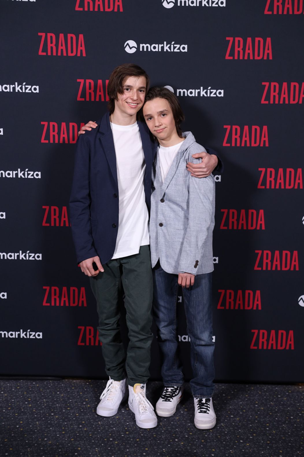 Premiéra seriálu Zrada