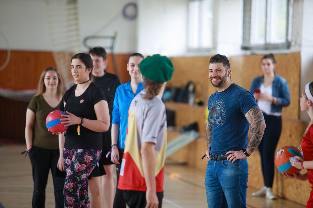 Stanislav Ianevski na metlobalovom tréningu so slovenským metlobalovým tímom Pressburg Phantoms