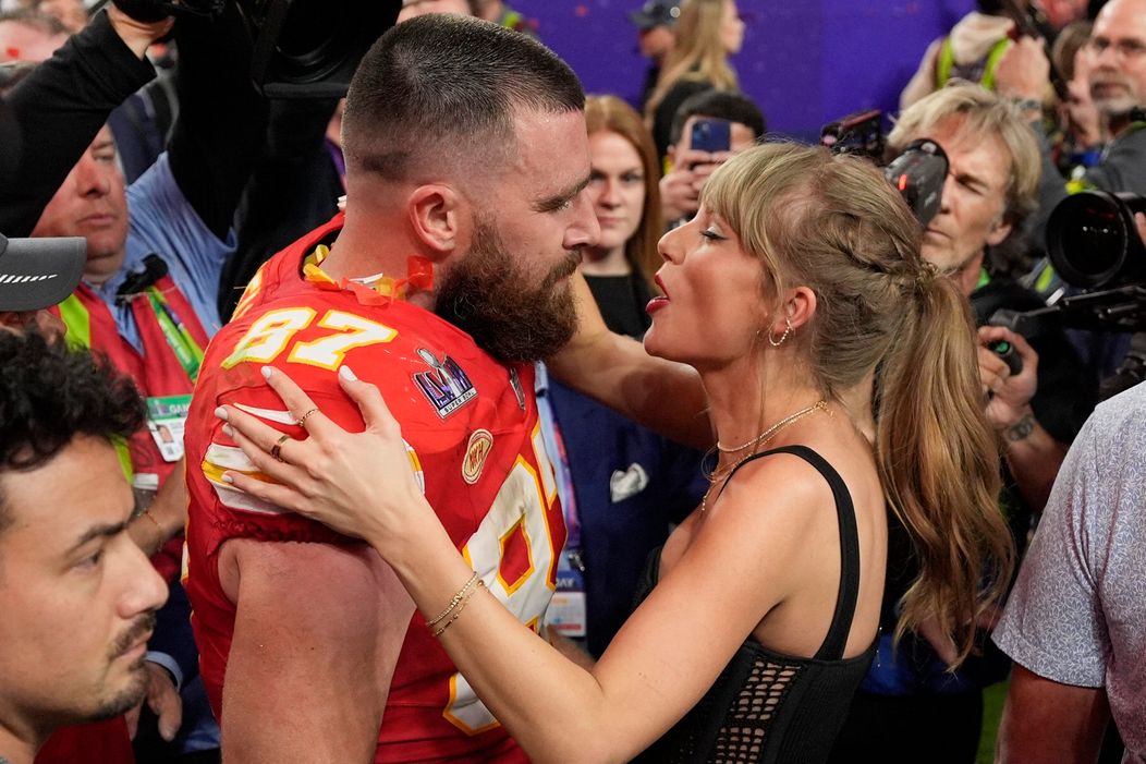 Taylor Swift s Blake Lively na Super Bowl