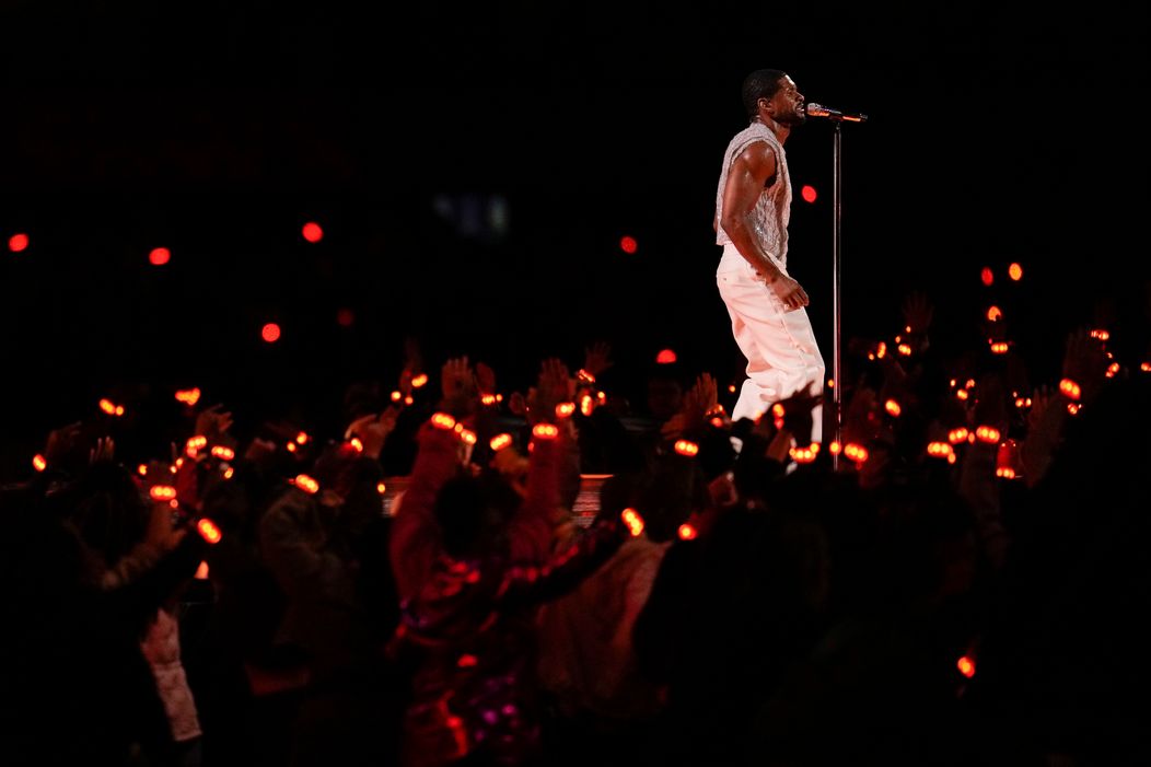 Usher ovládol Halftime Show