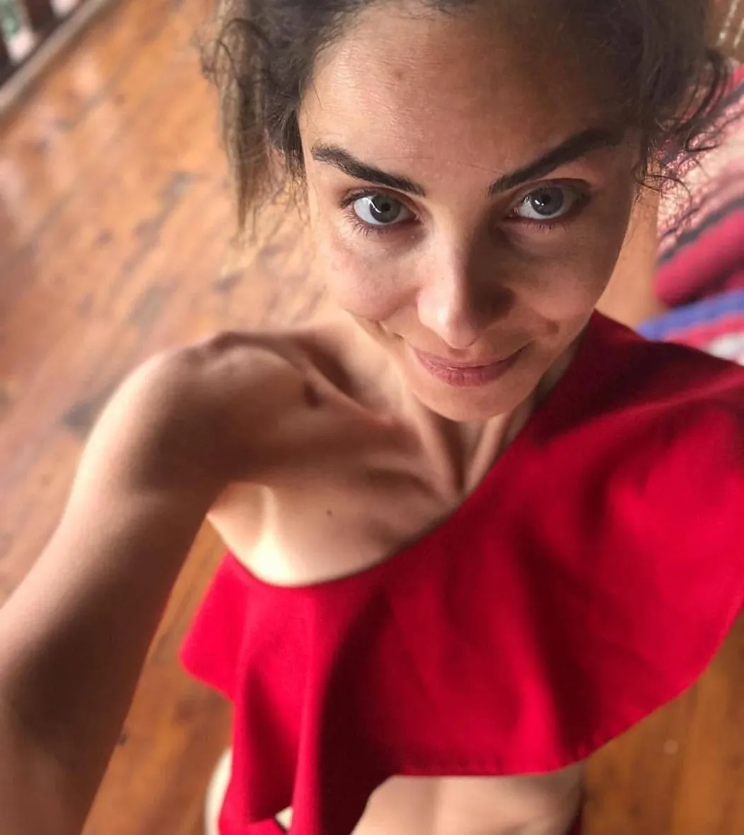 Šokujúce foto Nur Fettahoğlu