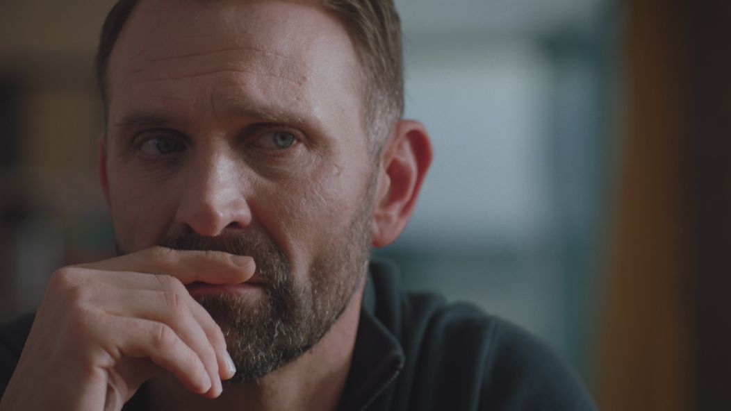 Andrej zistí detaily z Laurinej minulosti.