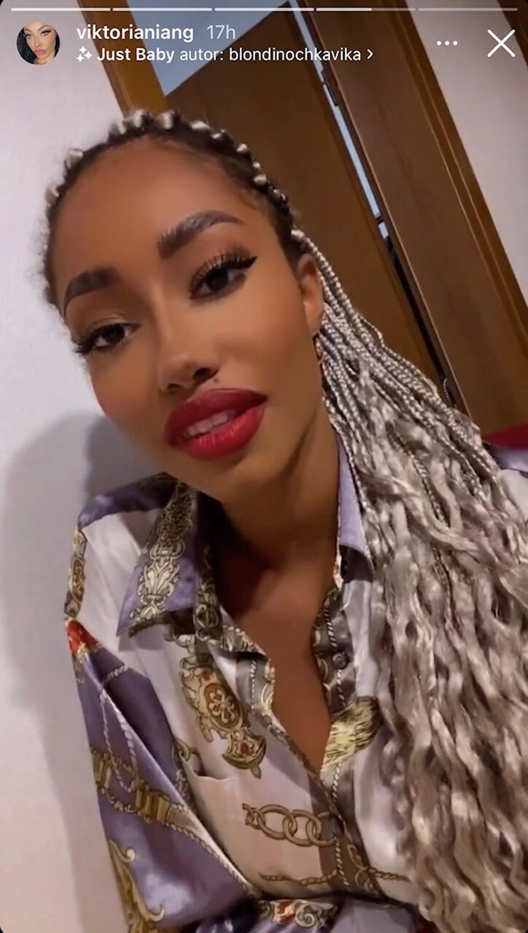 Aicha s novým účesom.