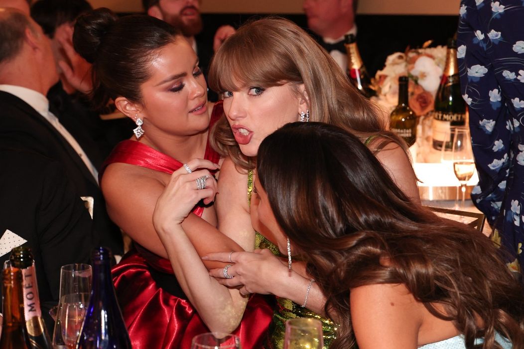Selenu Gomez a Taylor Swift prichytili pri ohováraní