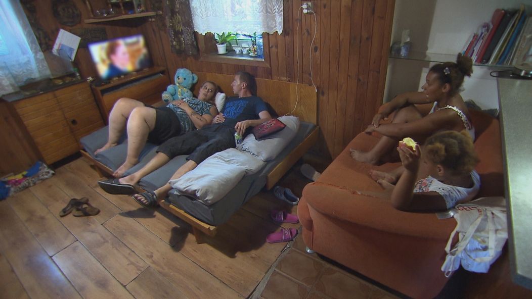 Iveta má z predchádzajúceho vzťahu dve dcéry, teraz žije s Honzom.