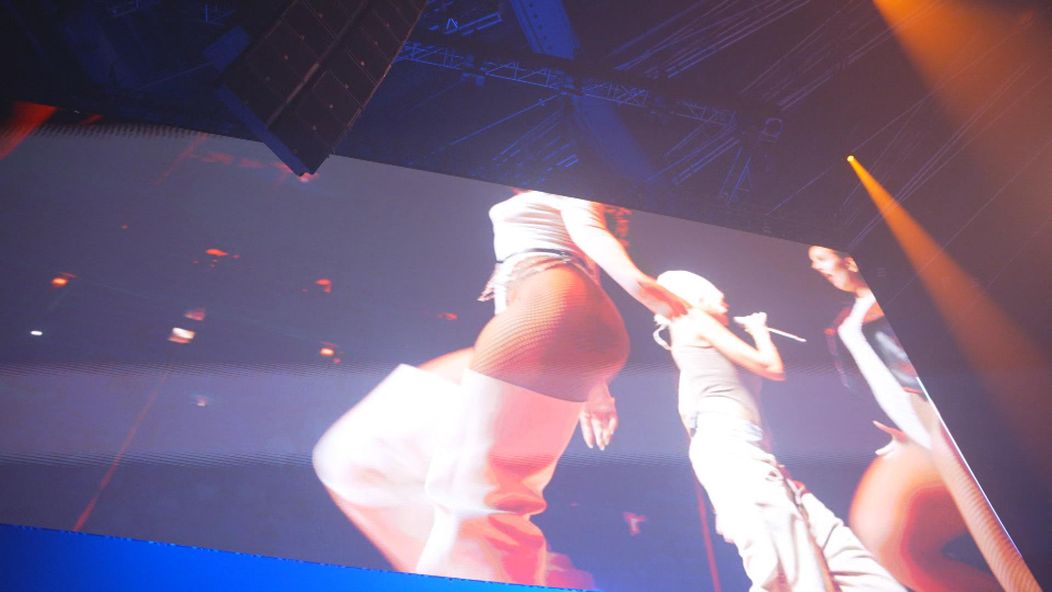 Zákulisné zábery z koncertu Rytmusa, Dara mu vzdala úctu