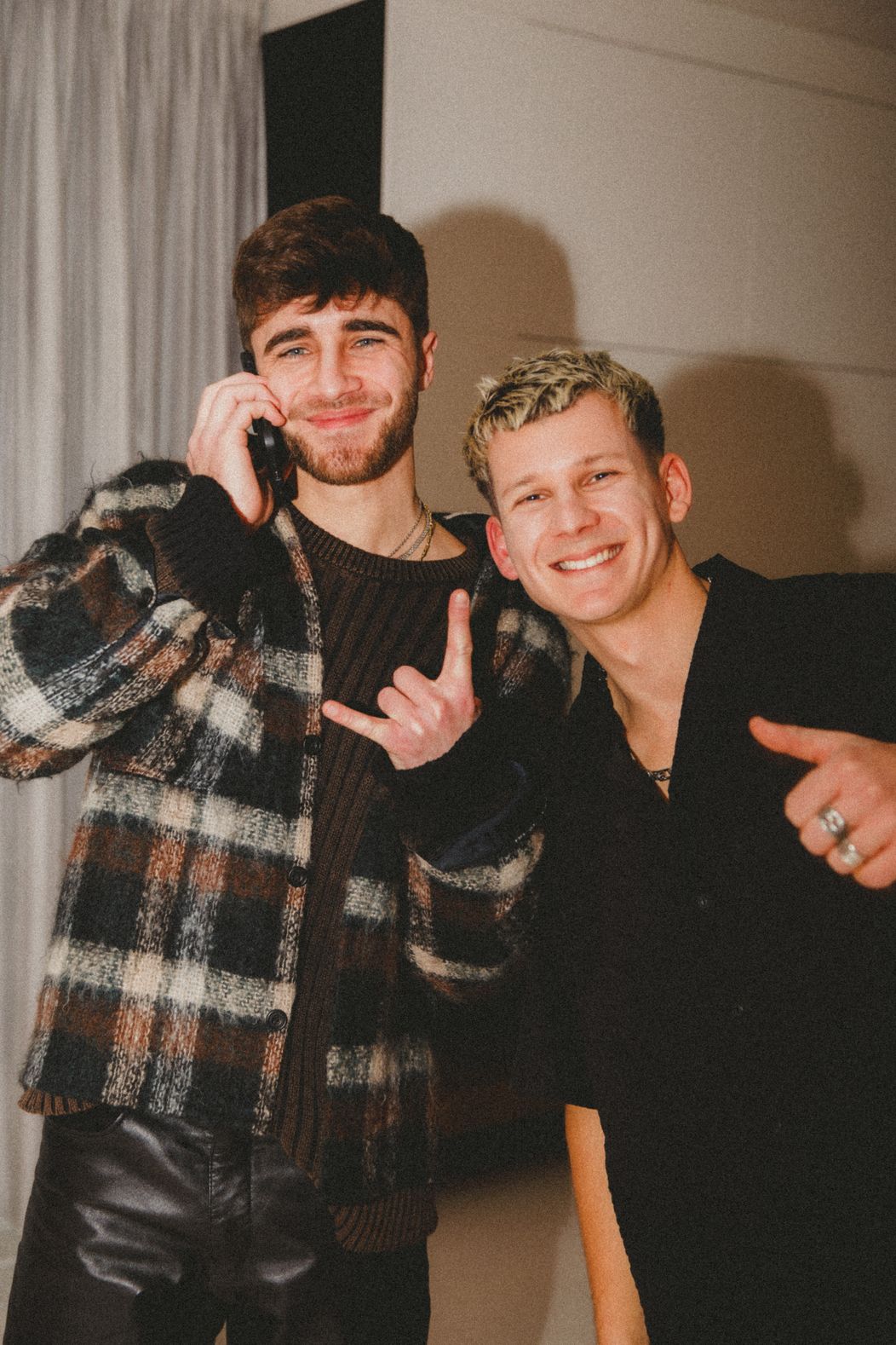 Lu z Love Islandu nakrútil nový videoklip k skladbe XTC.