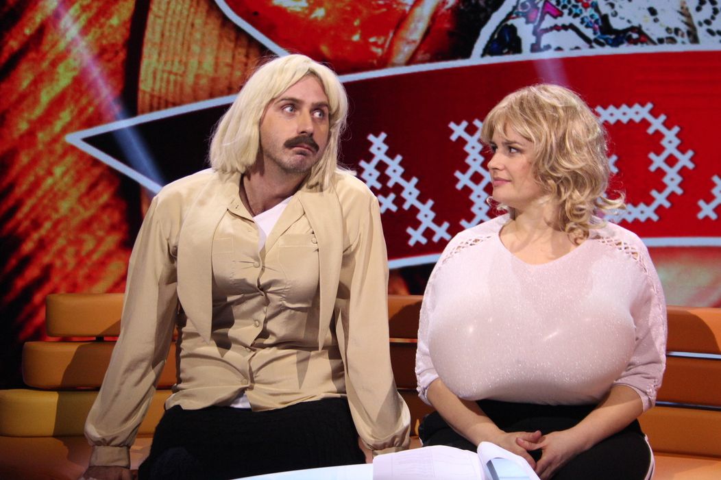 Števo Martinovič ako pani Mária, Petra Polnišová ako Evelyn