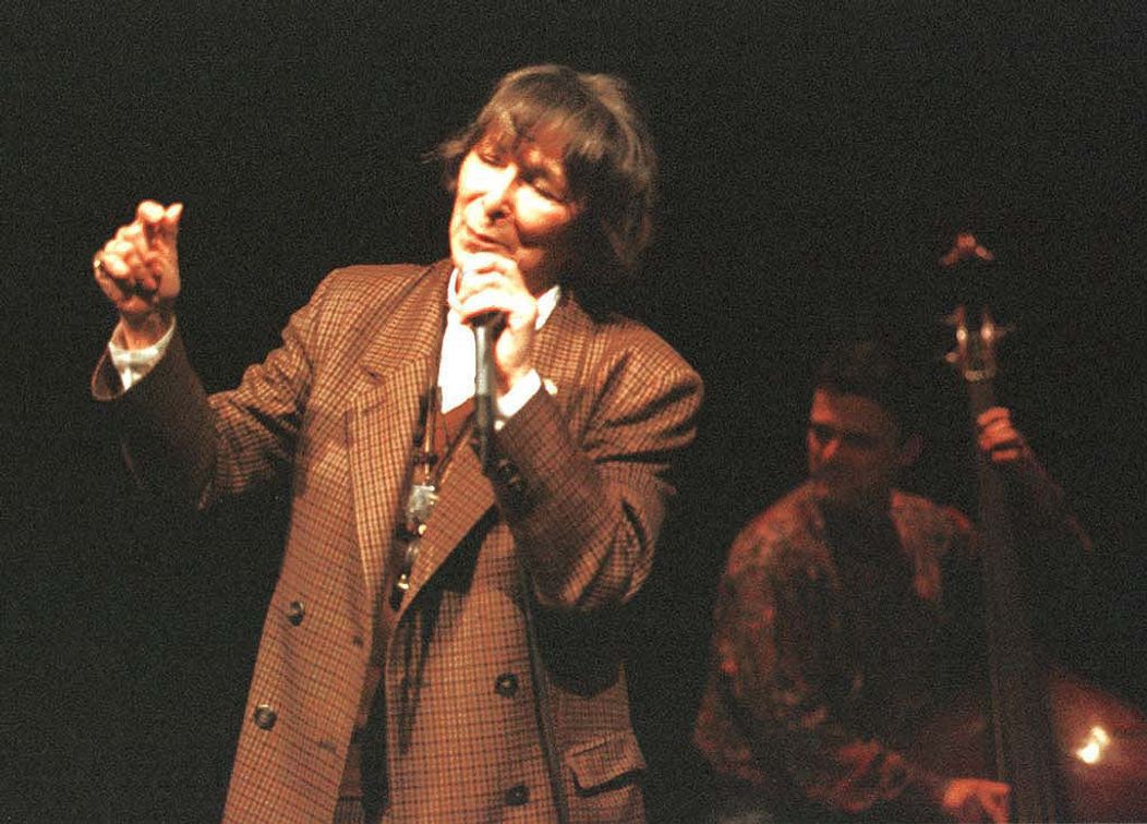 Hana Hegerová vo vypredanom Jambo centre v Košiciach (12. novembra 1999)