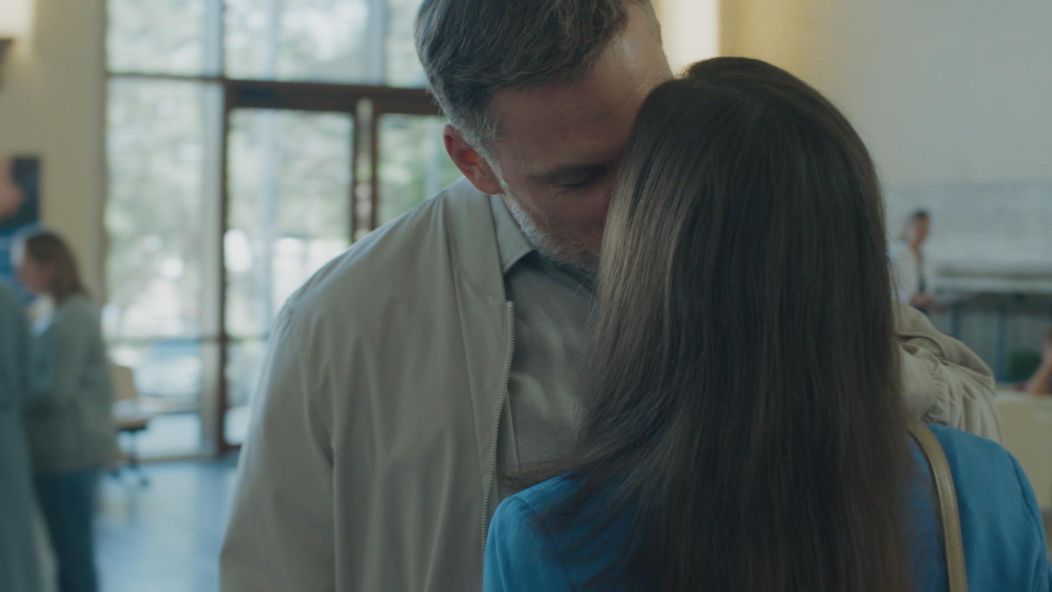 Júlia (Sarah Arató) sa z Andrejovej (Ján Koleník) bezprostrednosti tešila iba chvíľu.