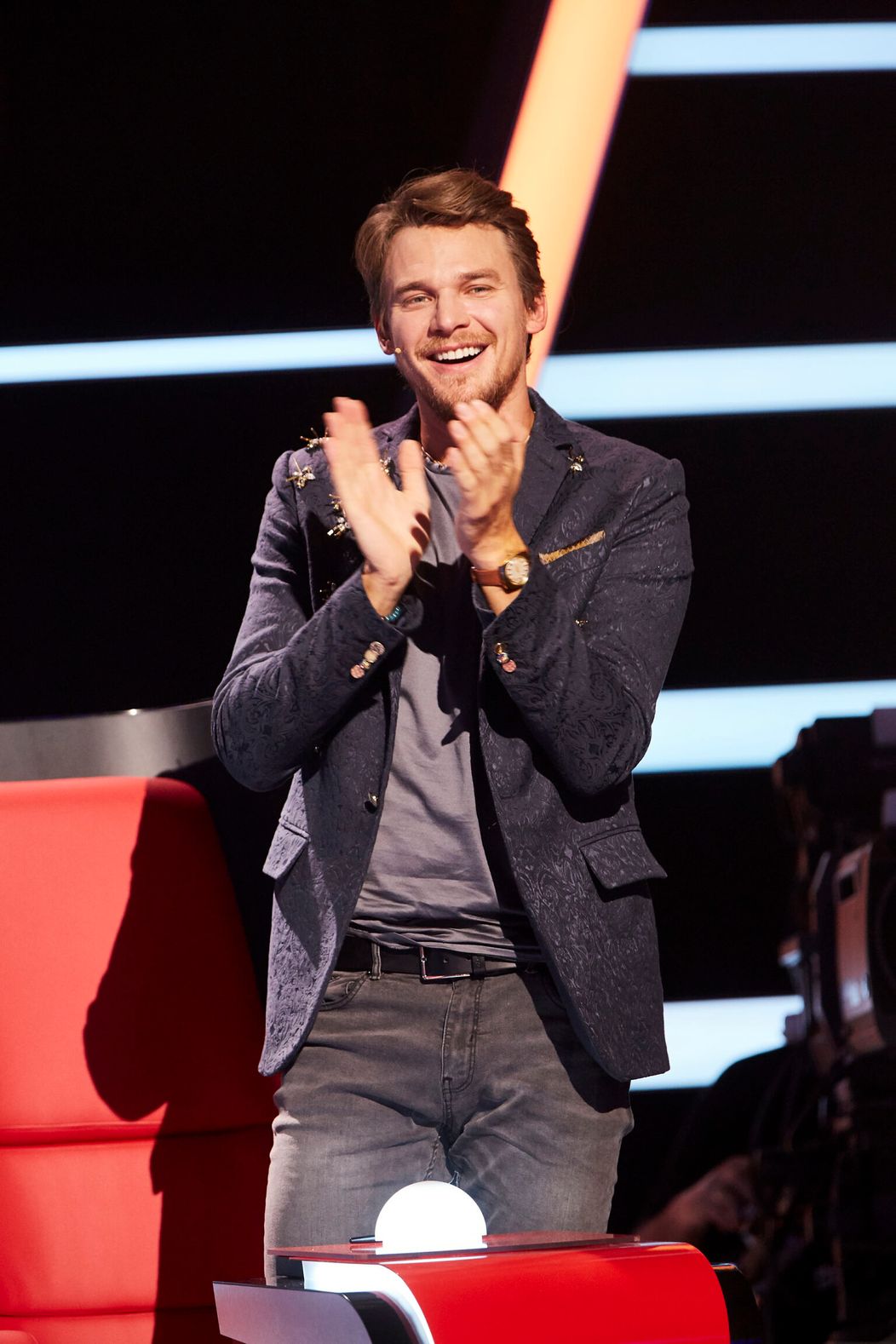 Angličan Jordan Henderson na tlačovke pred duelom kvalifikácie ME 2020 v Čiernej Hore.