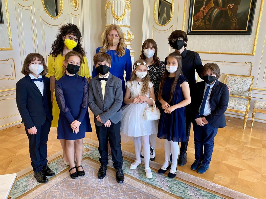 Prezidentka SR Zuzana Čaputová a deti z Oteckov