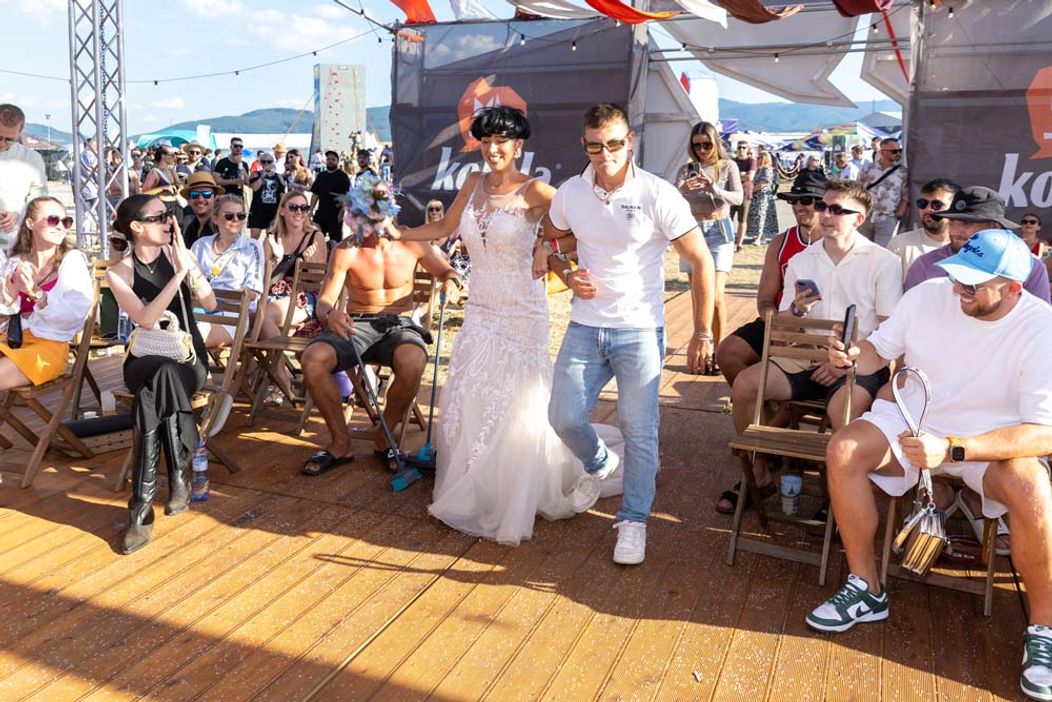 Jovinečko a Bianka pred oltárom