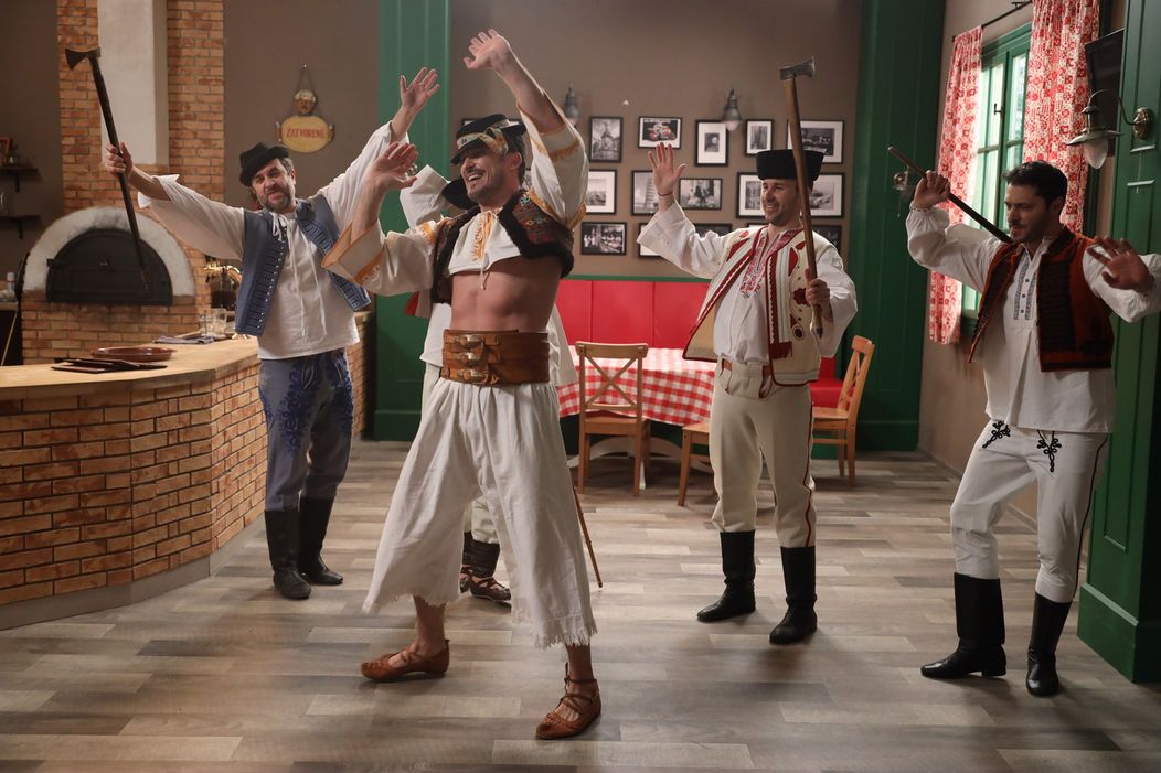 Oteckovia si užijú aj krásne vystúpenie dám.