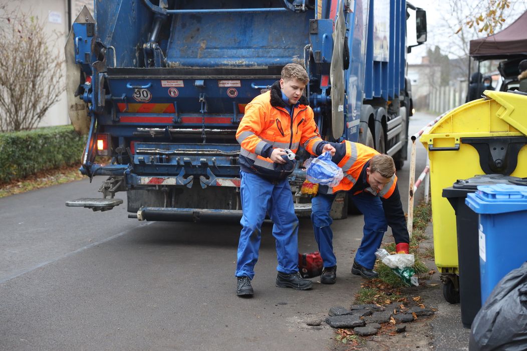 Luky (Oliver Oswald) a Sväťo (Juraj Bača)