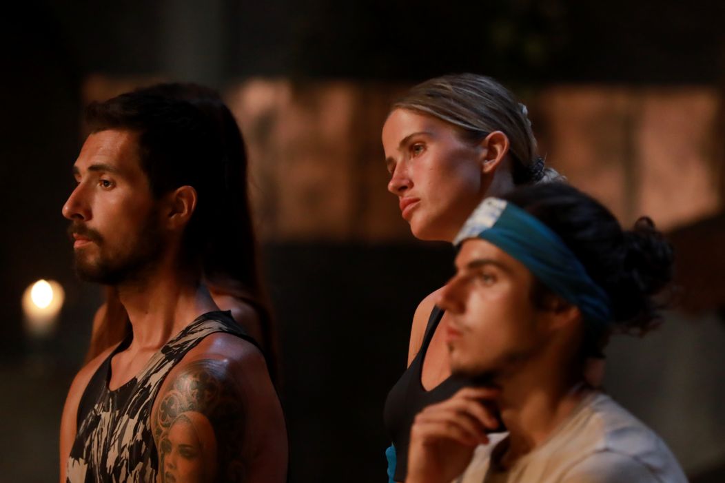 Survivor po desiatej kmeňovej rade a dueli s Andreou opustila Pavlína.
