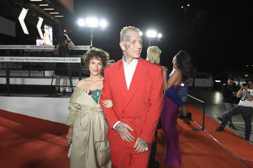 Anna Fialová a raper Sergei Barracuda na premiére filmu BANGER. 