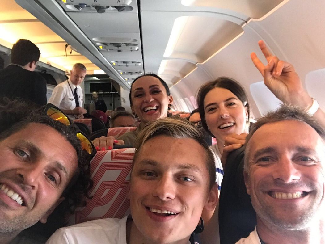 A teraz všetci úsmev ako od Puskailera (René Štúr, Maťo Homola, Maroš Molnár, Sisa Sklovska a Petra Vlhová)