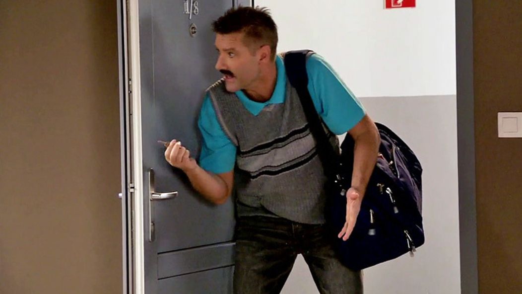 Jeleň s vytasenými prsiami