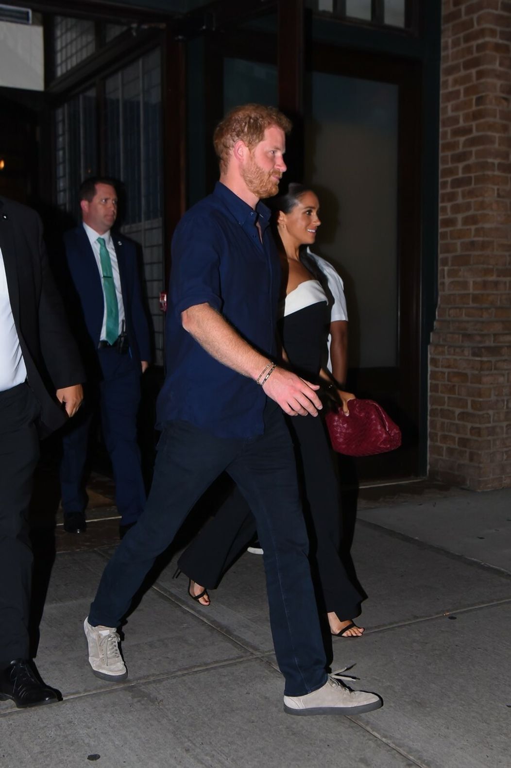 Meghan a Harry na večeri