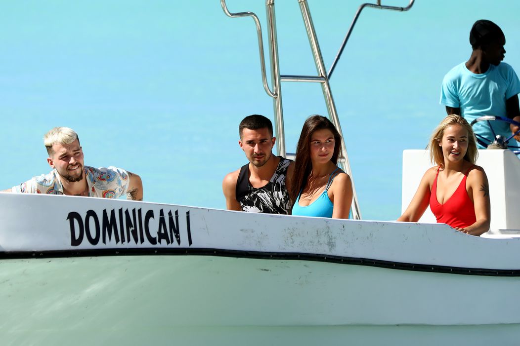 Príchod nových štyroch súťažiacich do Survivoru.