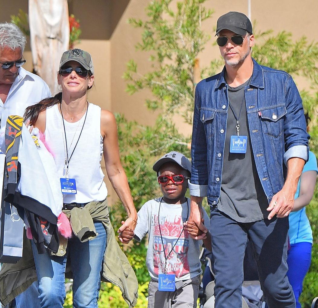 Zomrel dlhoročný partner Sandry Bullock, Bryan Randall