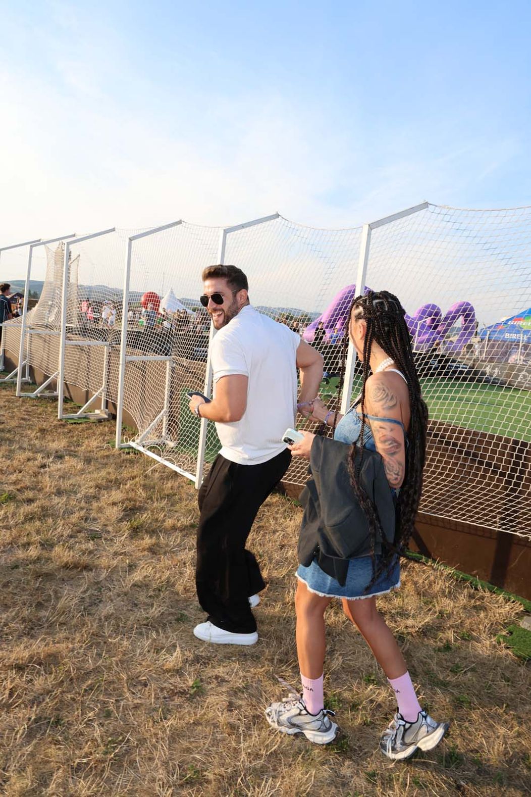 Radko na festivale Grape rozdával ruže a vymenil si bozky s Marcelou