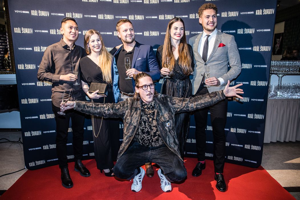 Slávnostná premiéra Kráľa Šumavy sa konala v pražskej Lucerne.