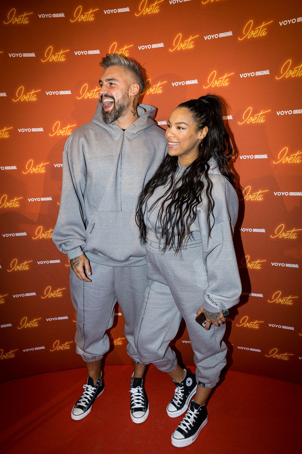 Josef Kůrka a Angie Mangombe na premiére