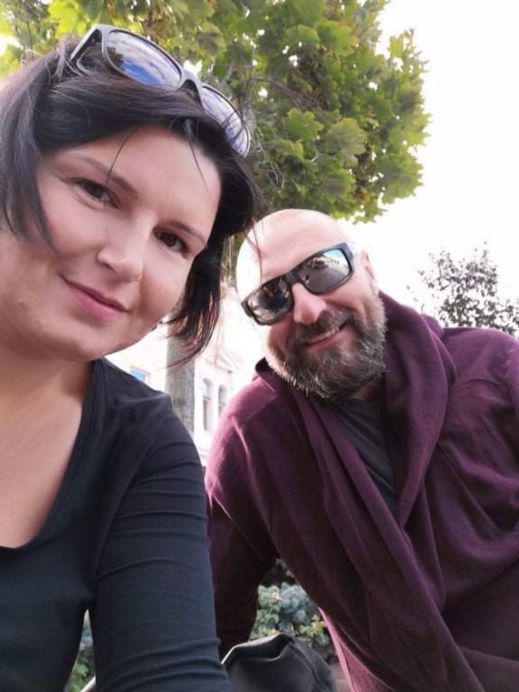 Najvyššia budova sveta vysvietená vo farbách československej vlajky.