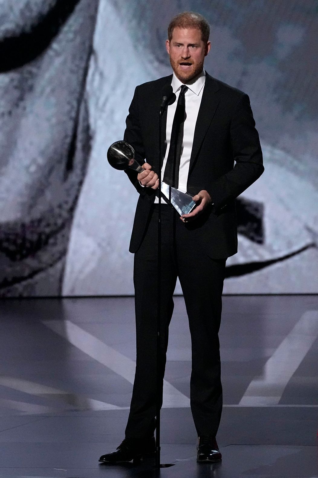 Princ Harry prijal cenu Pata Tillmana