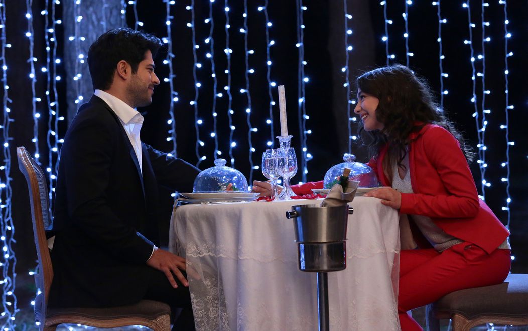 Nekonečná láska - zásnuby Nihan a Kemala