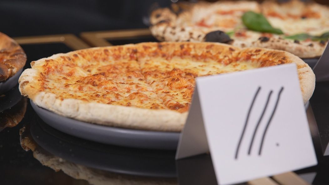 3. Domino's Pizza Bratislava (cena 6,95 €)