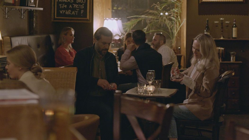 Kadlec si vyšiel na rande s Vagnerovou. Nečakal, ako si budú rozumieť.