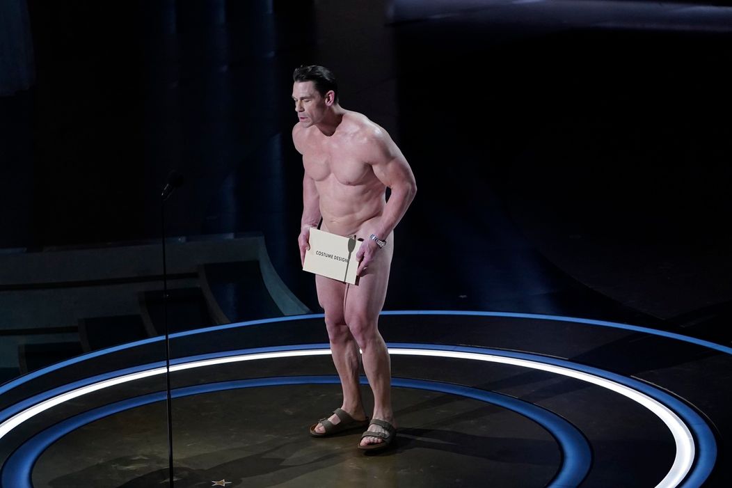 John Cena (takmer) nahý na Oscaroch