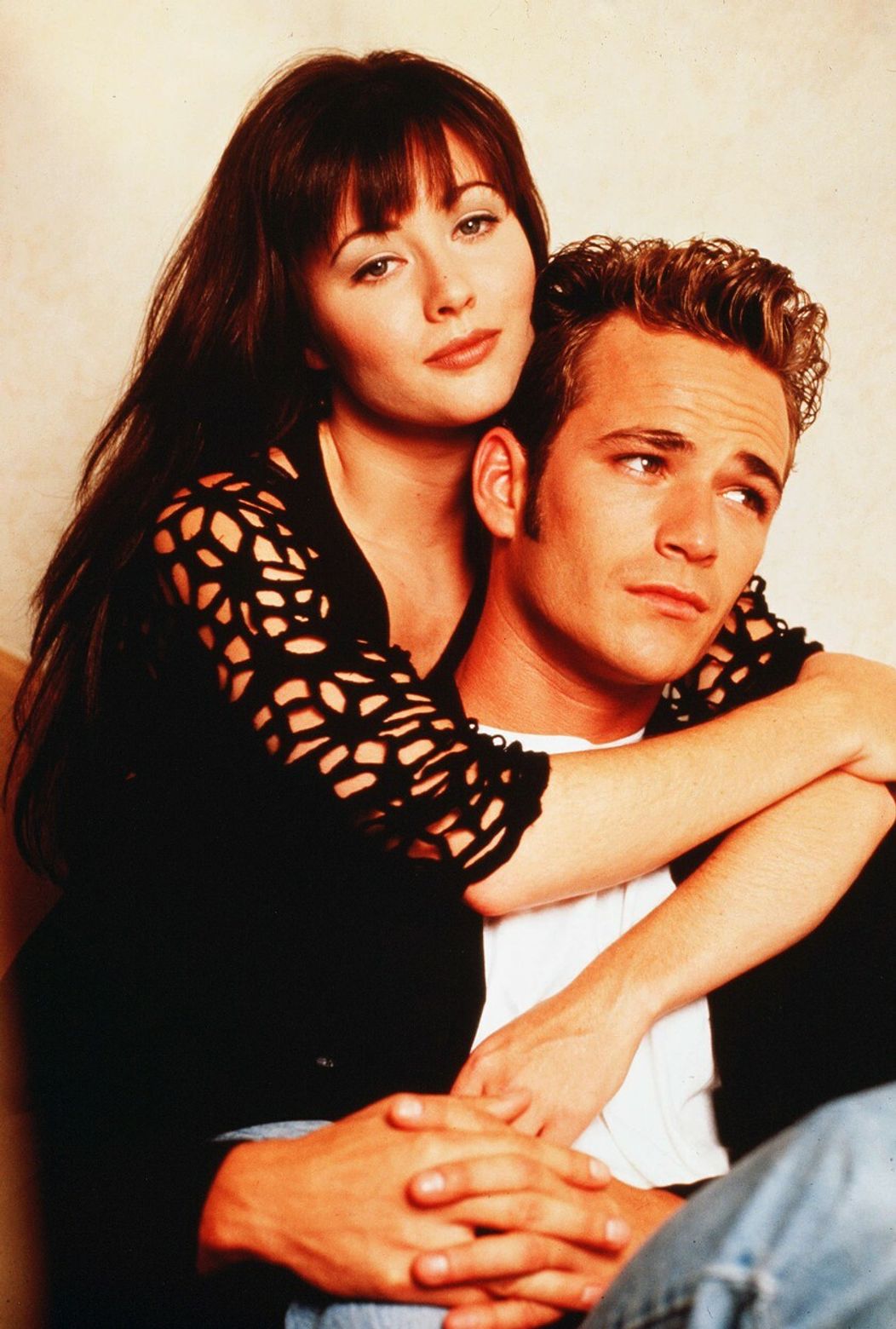Luke Perry ako Dylan a Shannen Doherty ako Brenda v Beverly Hills 90210.